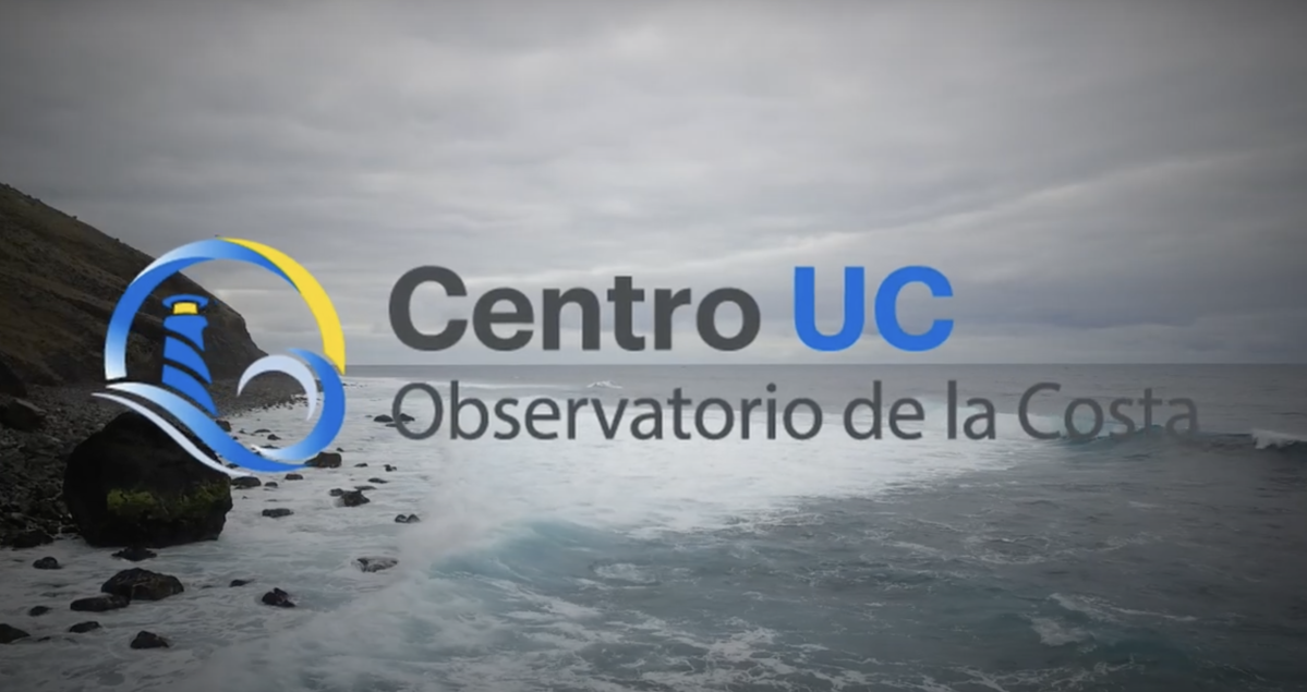 Imagen de zona costera con logo Centro UC Observatorio de la Costa